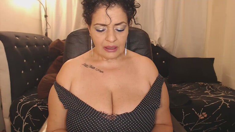 SultryLola's Streamate show and profile