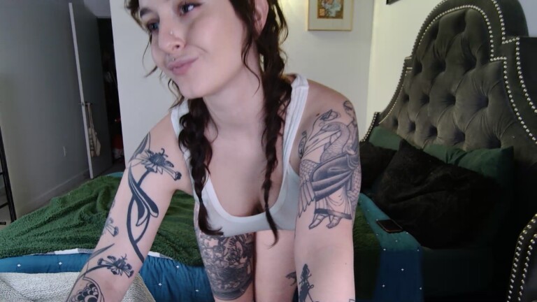 QueenAvaline's Streamate show and profile