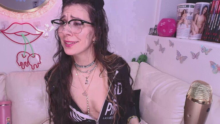 AnnaCherryLIVE's Streamate show and profile