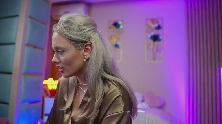 SabrinaJadeX's Streamate show and profile