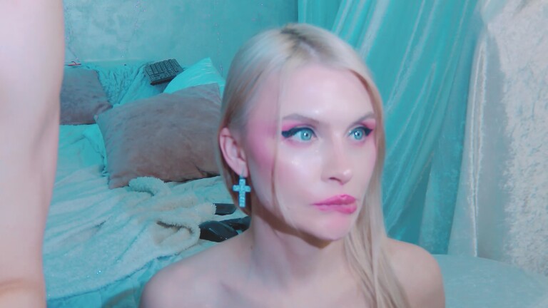 DenLina's Streamate show and profile