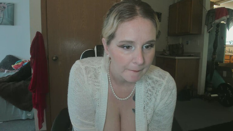 Hottyhousewife18's Streamate show and profile