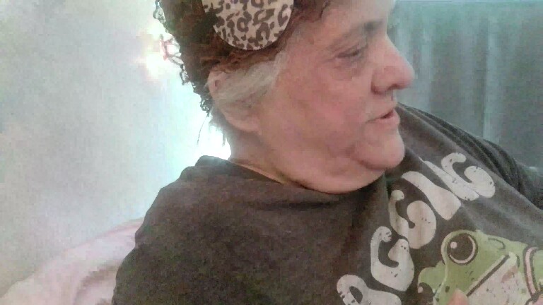 GrannyHugeBoobs's Streamate show and profile